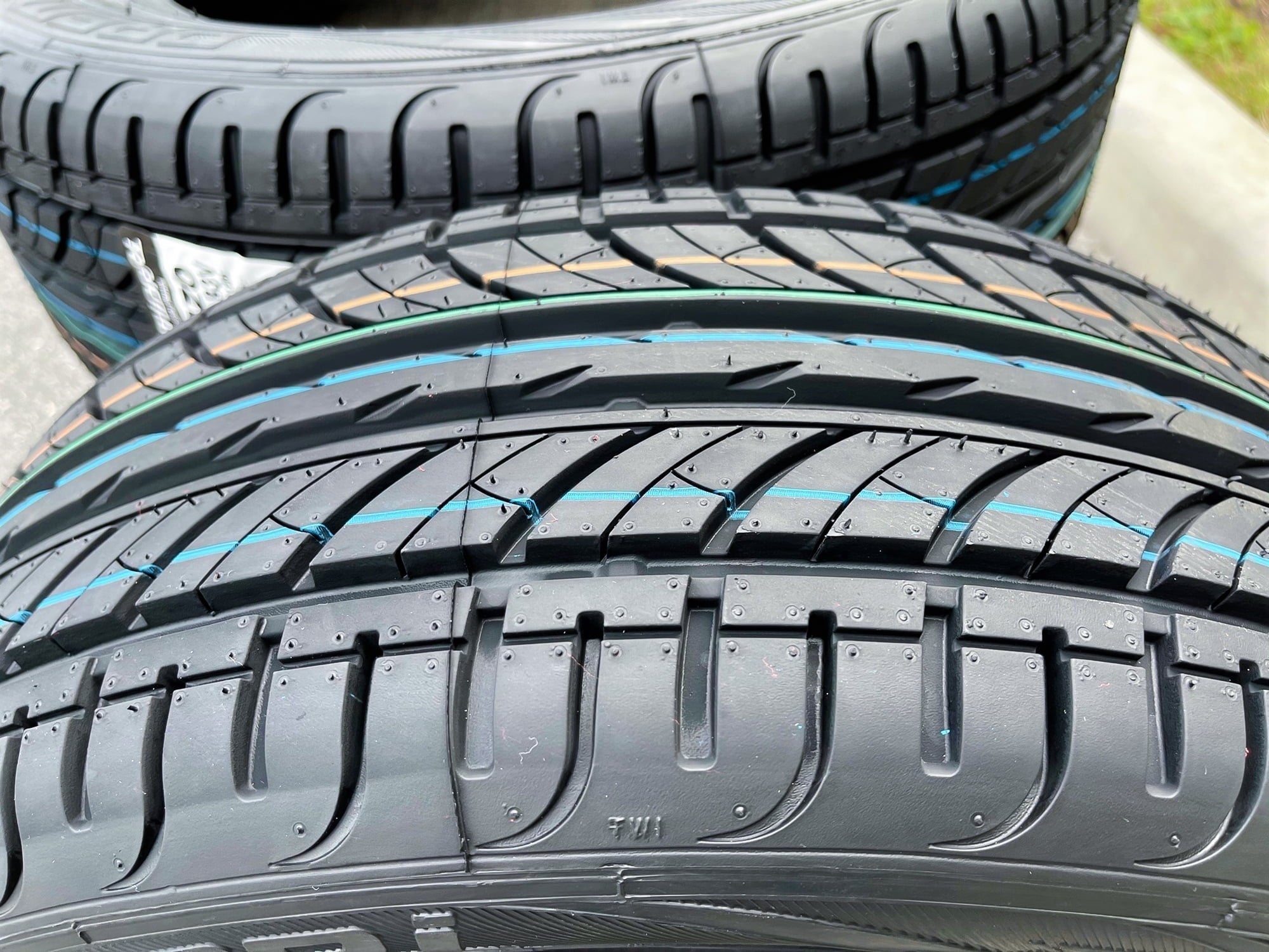 Pair of 2 (TWO) Premiorri Solazo 195/55R15 85V Performance Tires Fits: 2007-08 Honda Fit Sport, 1999-2000 Honda Civic Si